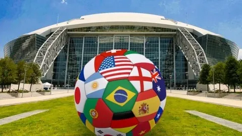 《独家揭秘：斯洛特放话，伊萨克与埃基蒂克将频繁携手，大名单权力尽在我手！》